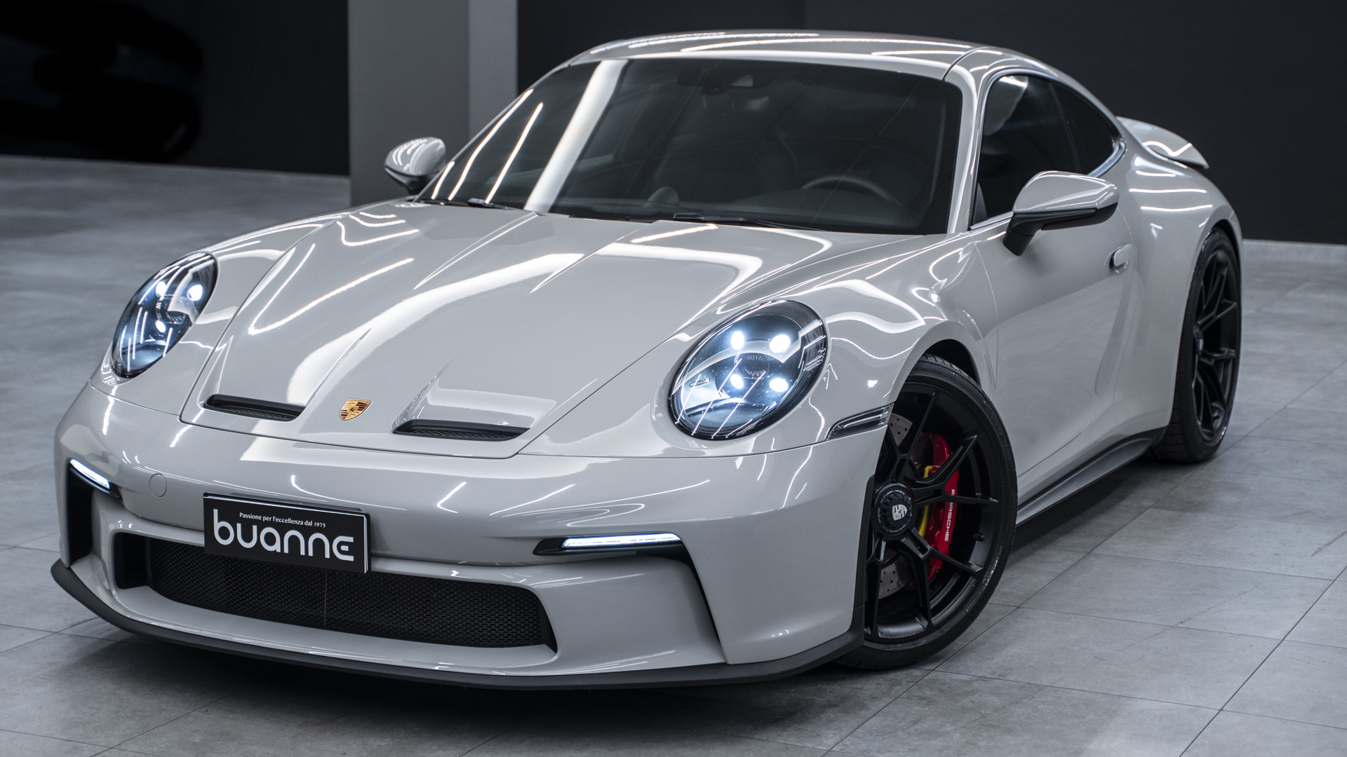 911
